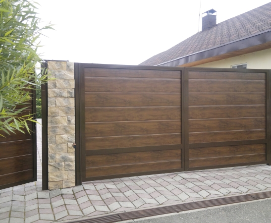 Распашные ворота в Павловской